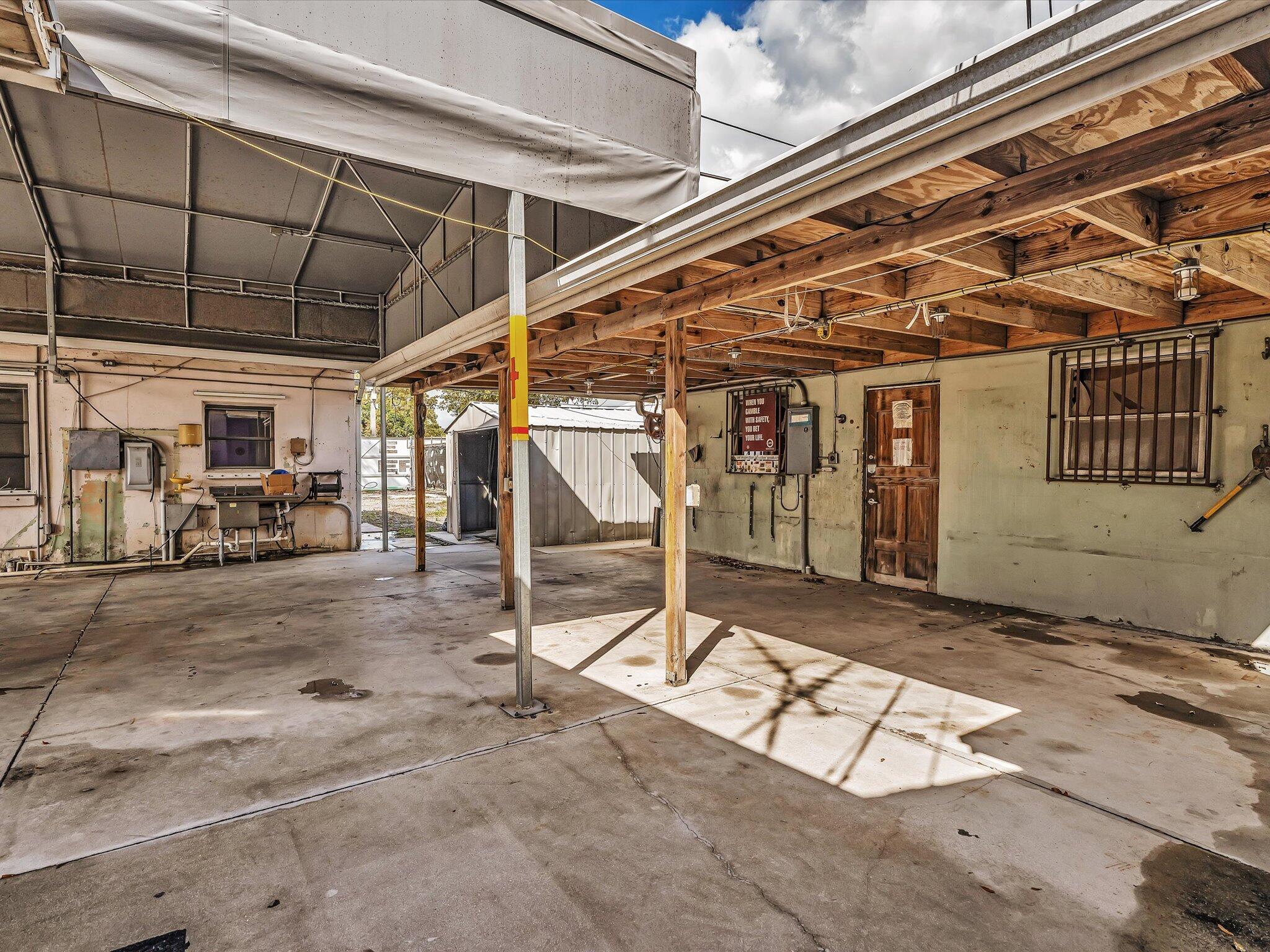 NEWMANS SURVEY - Land