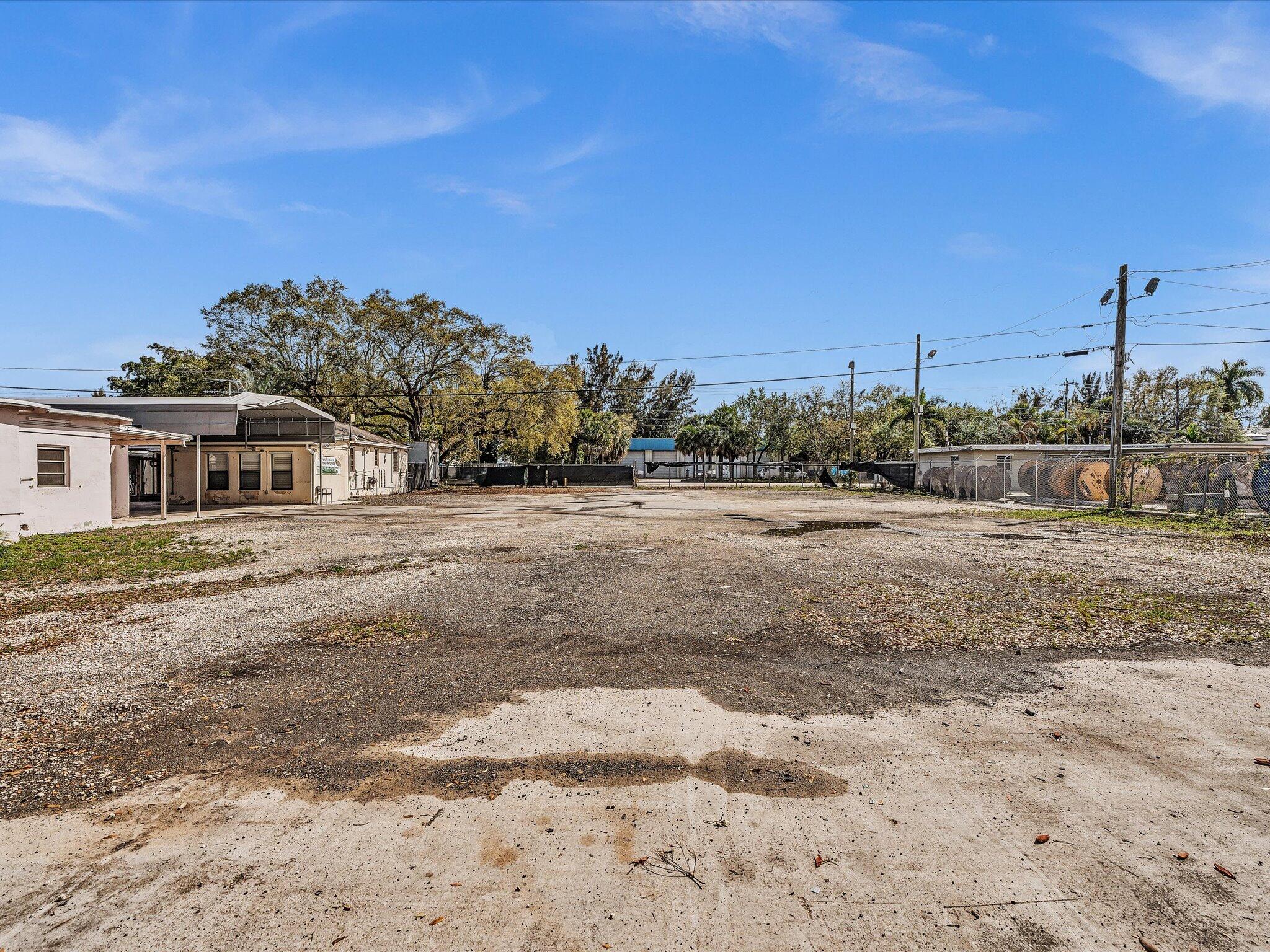 NEWMANS SURVEY - Land