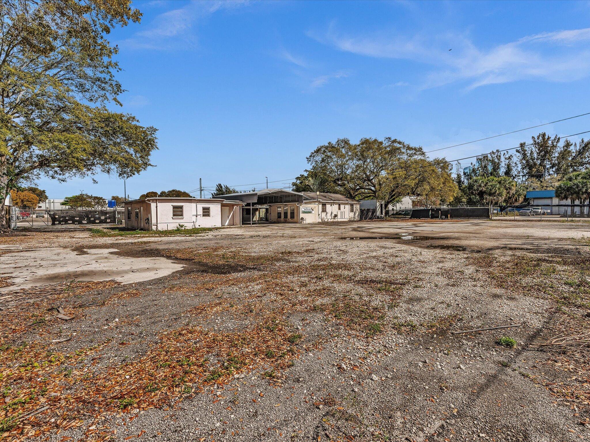 NEWMANS SURVEY - Land