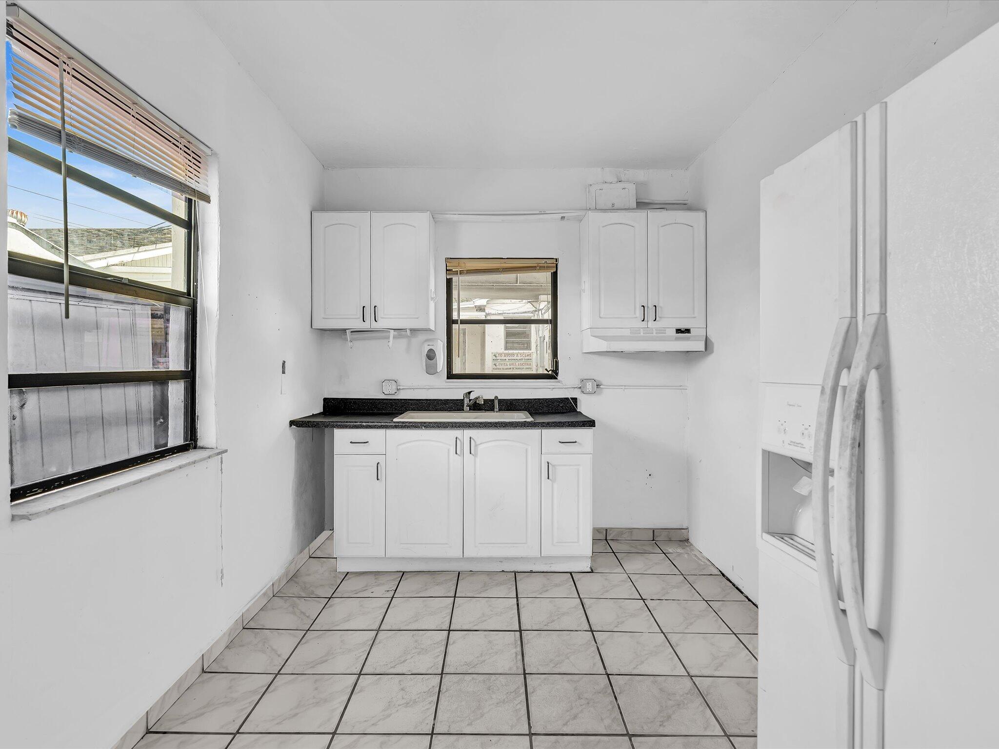 NEWMANS SURVEY - Land