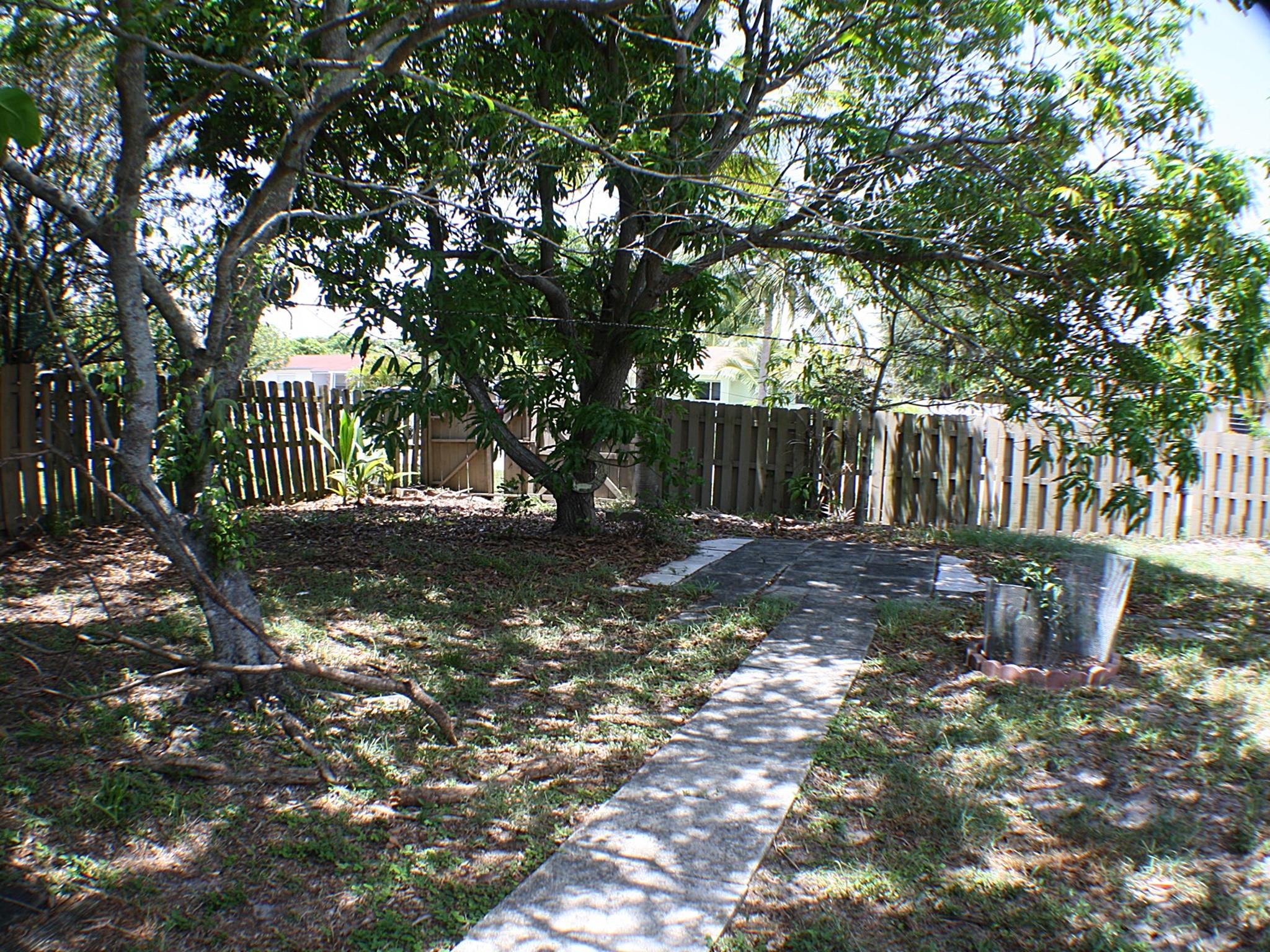 511 SW 72nd Ave, North Lauderdale, FL, 33068/$315,000 2 511 SW 72nd Ave