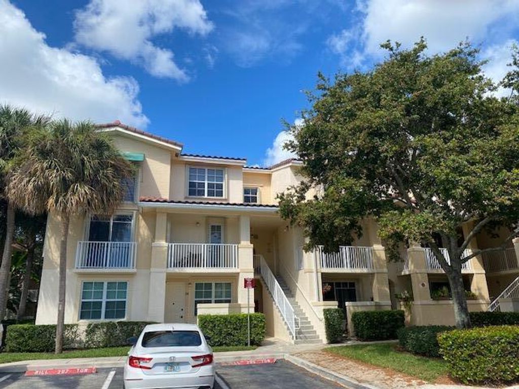 Photo of 4823 Chancellor Drive #21, Jupiter, FL 33458 (MLS # R10750123)
