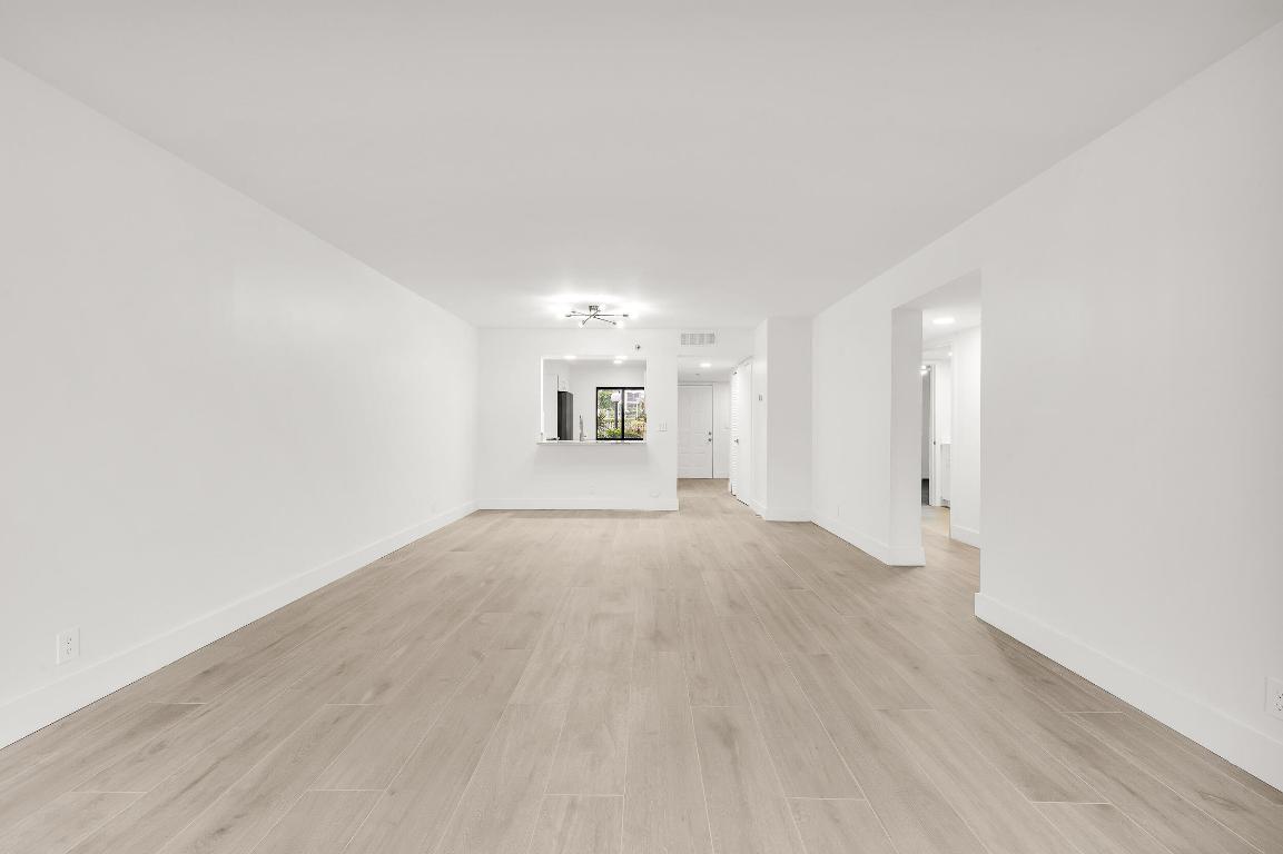 7290 Kinghurst Drive 102