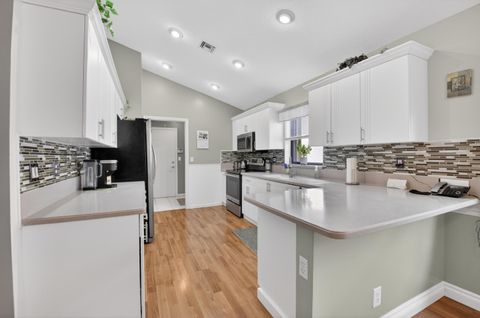 Tiny photo for 10387 Lexington Circle S, Boynton Beach, FL 33436 (MLS # B26014614)