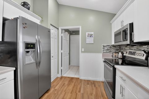 Tiny photo for 10387 Lexington Circle S, Boynton Beach, FL 33436 (MLS # B26014614)