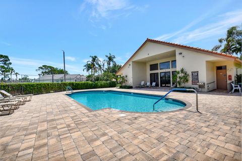 Tiny photo for 10387 Lexington Circle S, Boynton Beach, FL 33436 (MLS # B26014614)