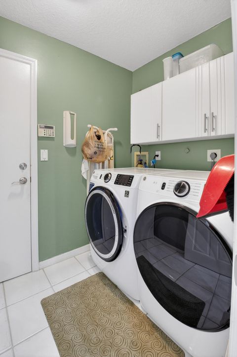 Tiny photo for 10387 Lexington Circle S, Boynton Beach, FL 33436 (MLS # B26014614)