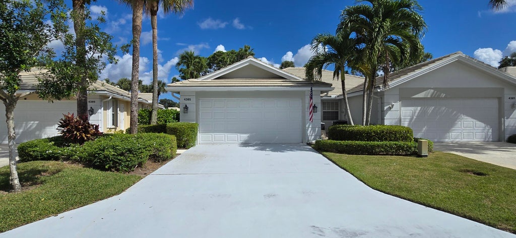 Photo of 4385 Lacey Oak Drive, Palm Beach Gardens, FL 33410 (MLS # R11134729)