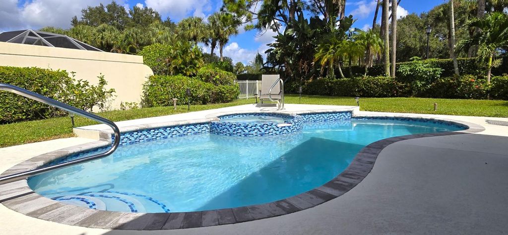 Photo of 4385 Lacey Oak Drive, Palm Beach Gardens, FL 33410 (MLS # R11134729)