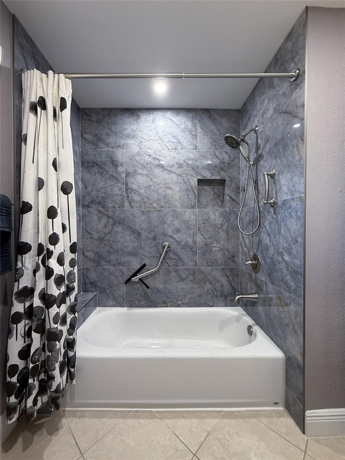 ASHMONT CONDOMINIUM E - Residential