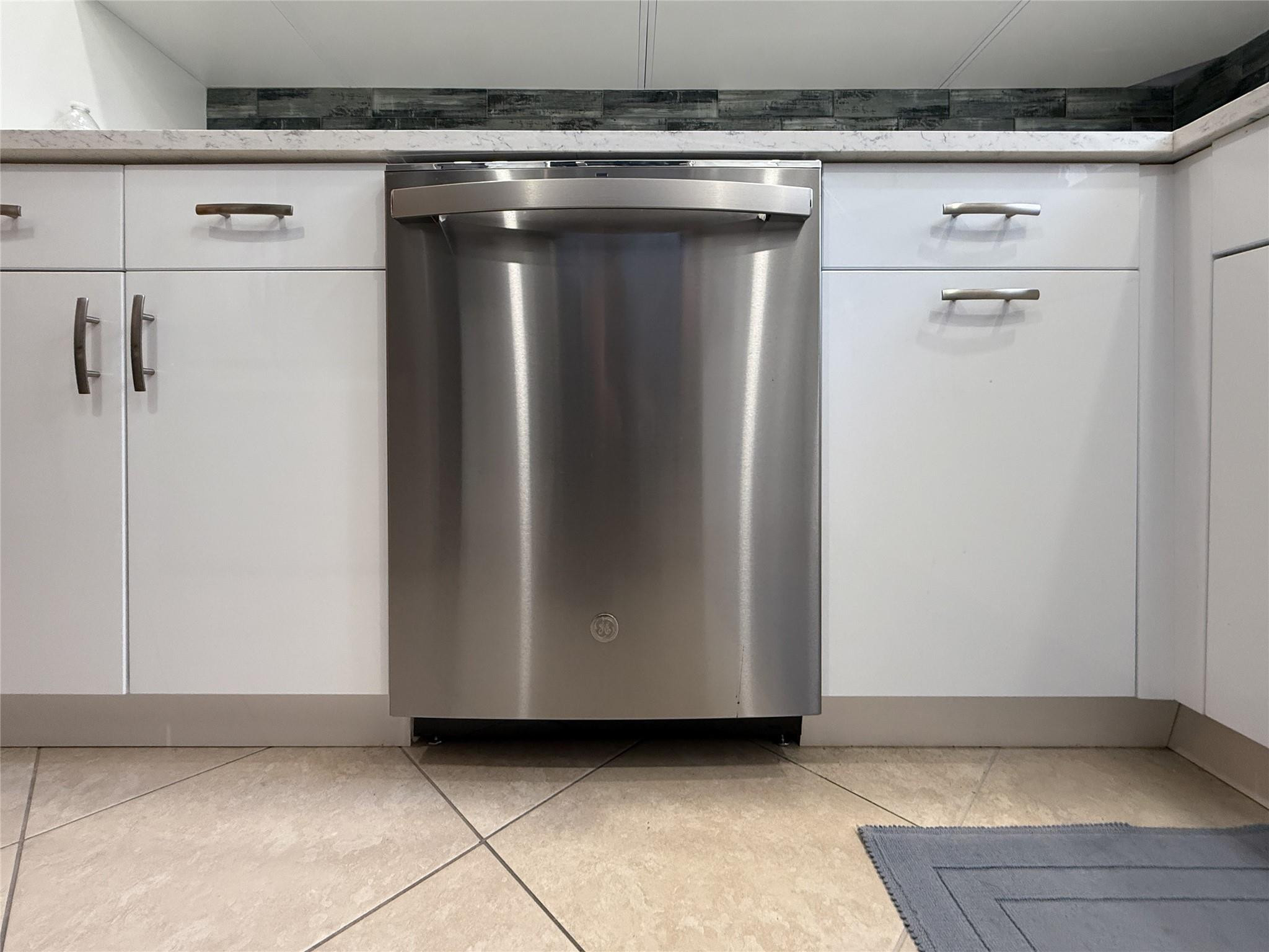 ASHMONT CONDOMINIUM E - Residential