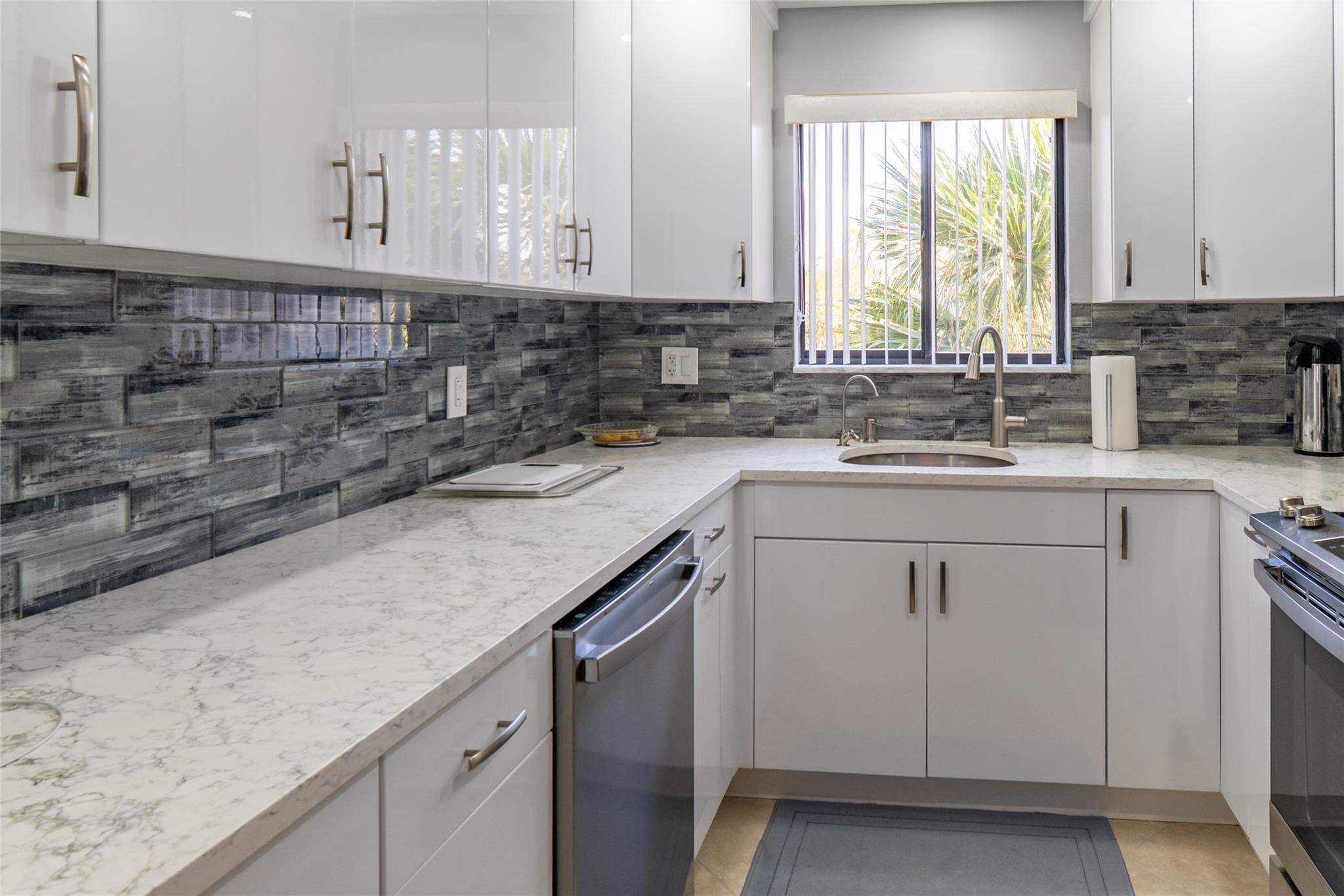 ASHMONT CONDOMINIUM E - Residential
