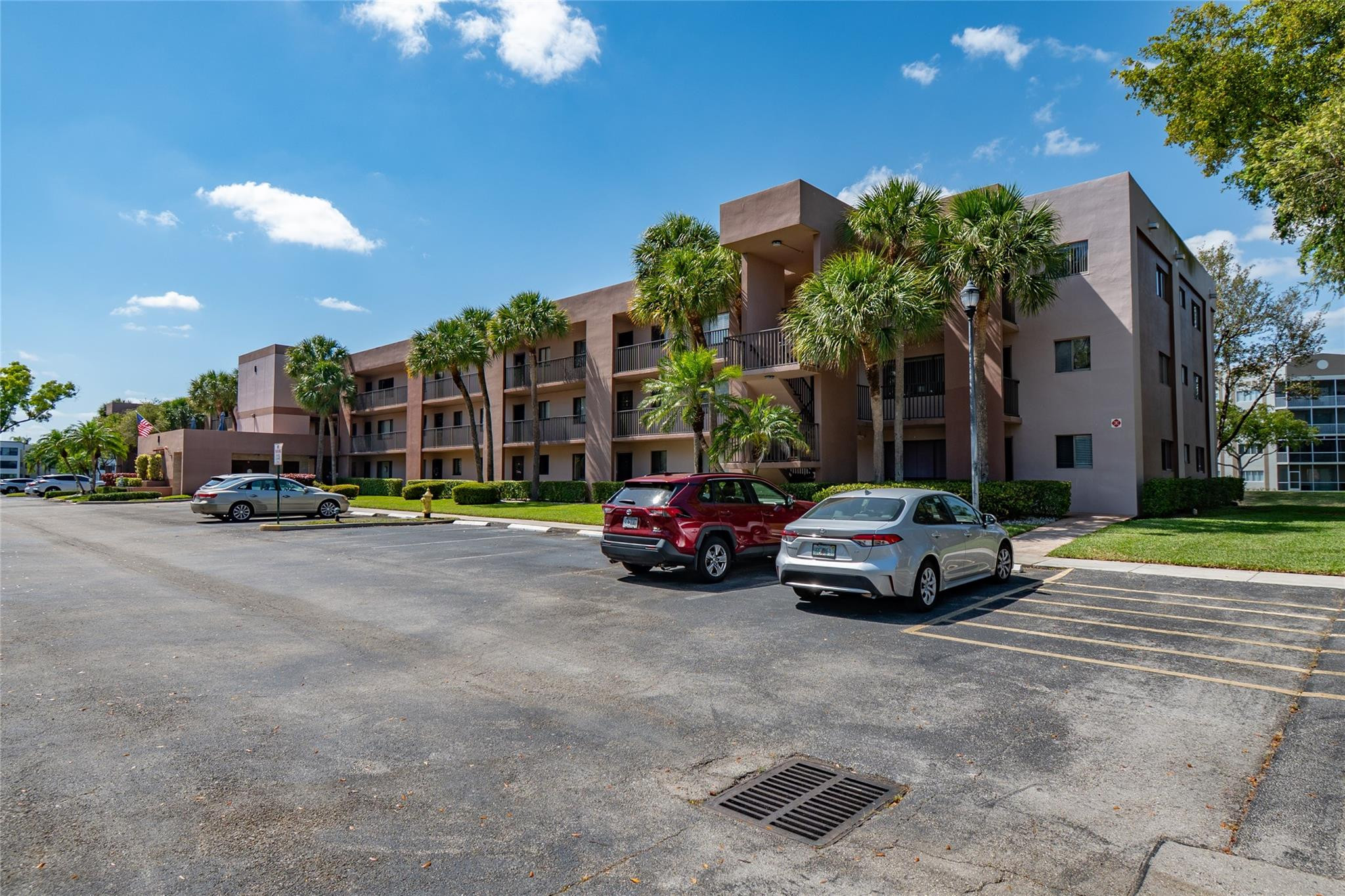 ASHMONT CONDOMINIUM E - Residential