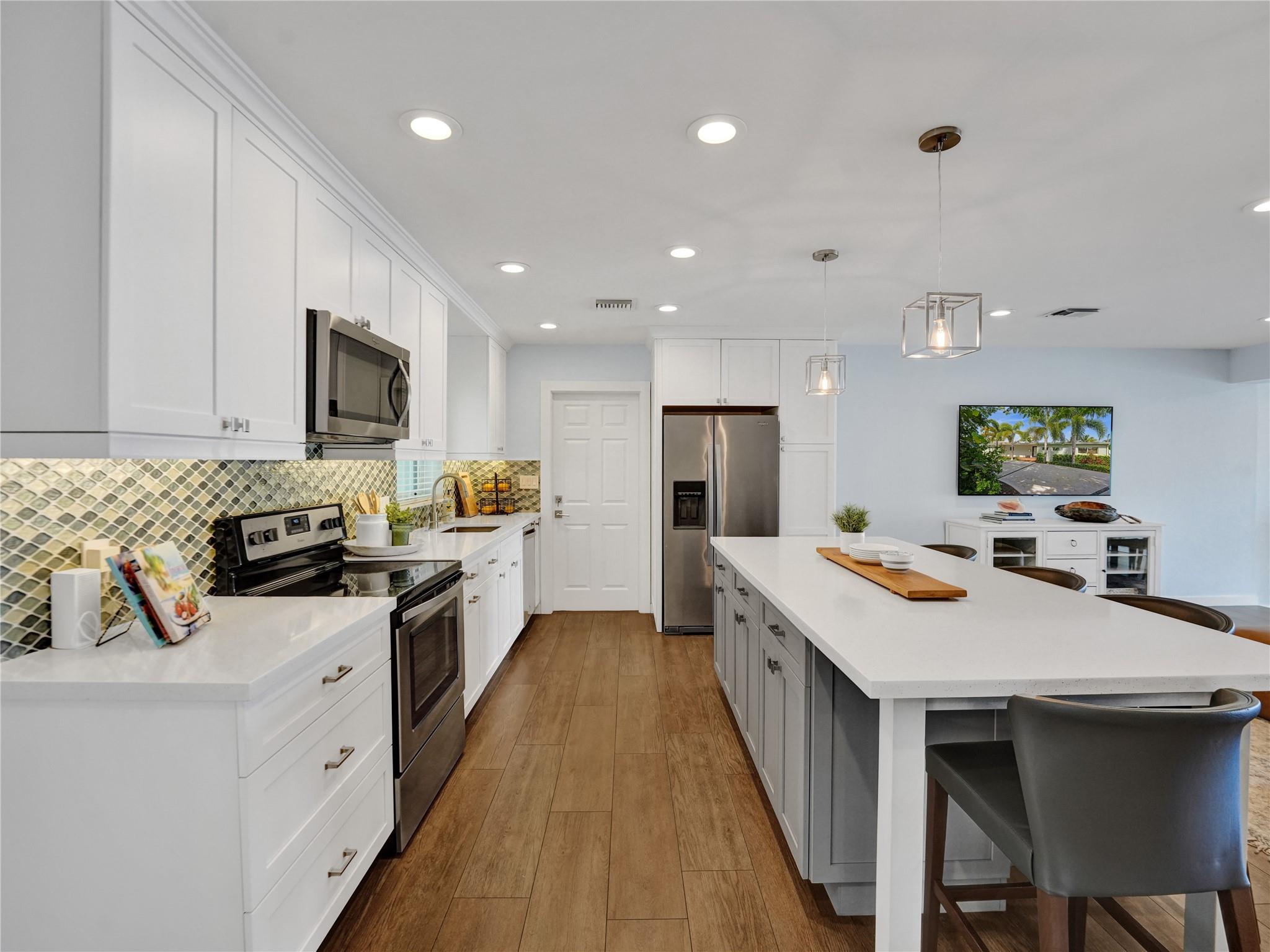 LAUDERDALE HARBORS - Residential