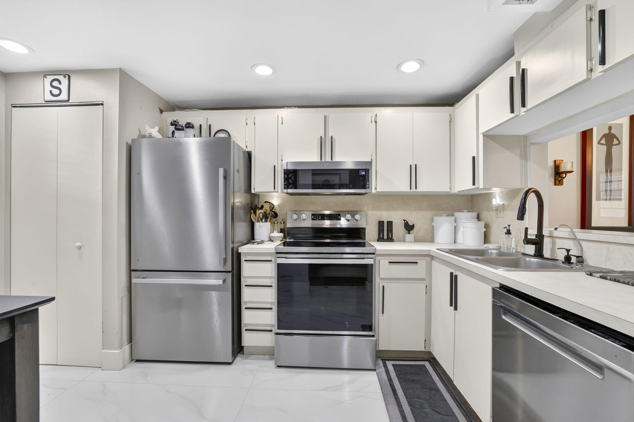 1000 COLONY POINT Circle 108