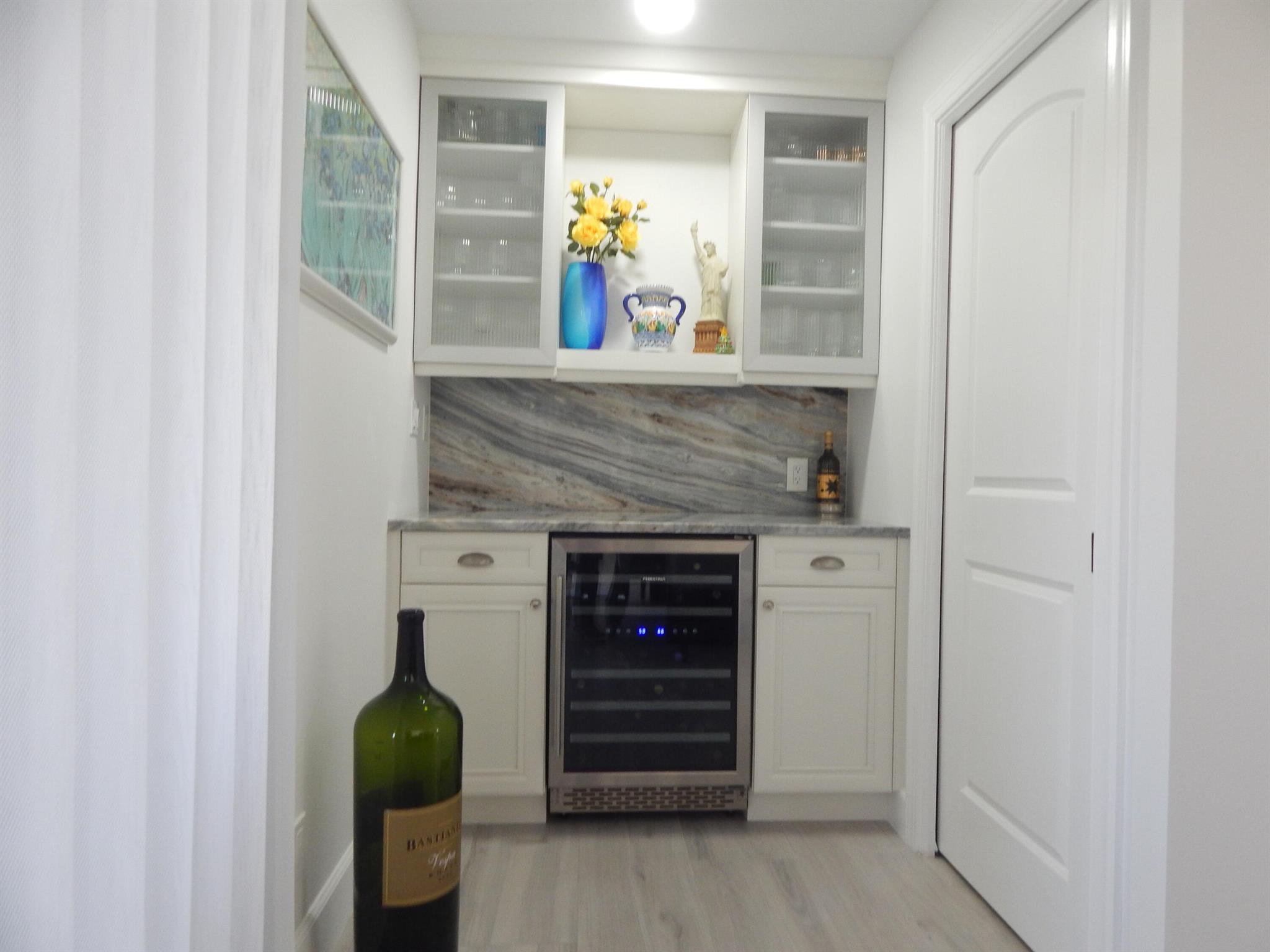 ATLANTIC CLOISTERS - Residential