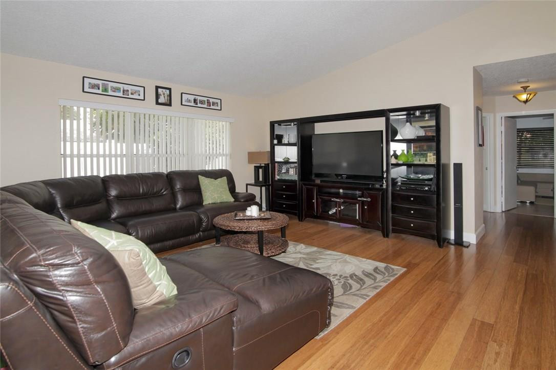 Jacaranda Prcl 215 129-43 - Residential