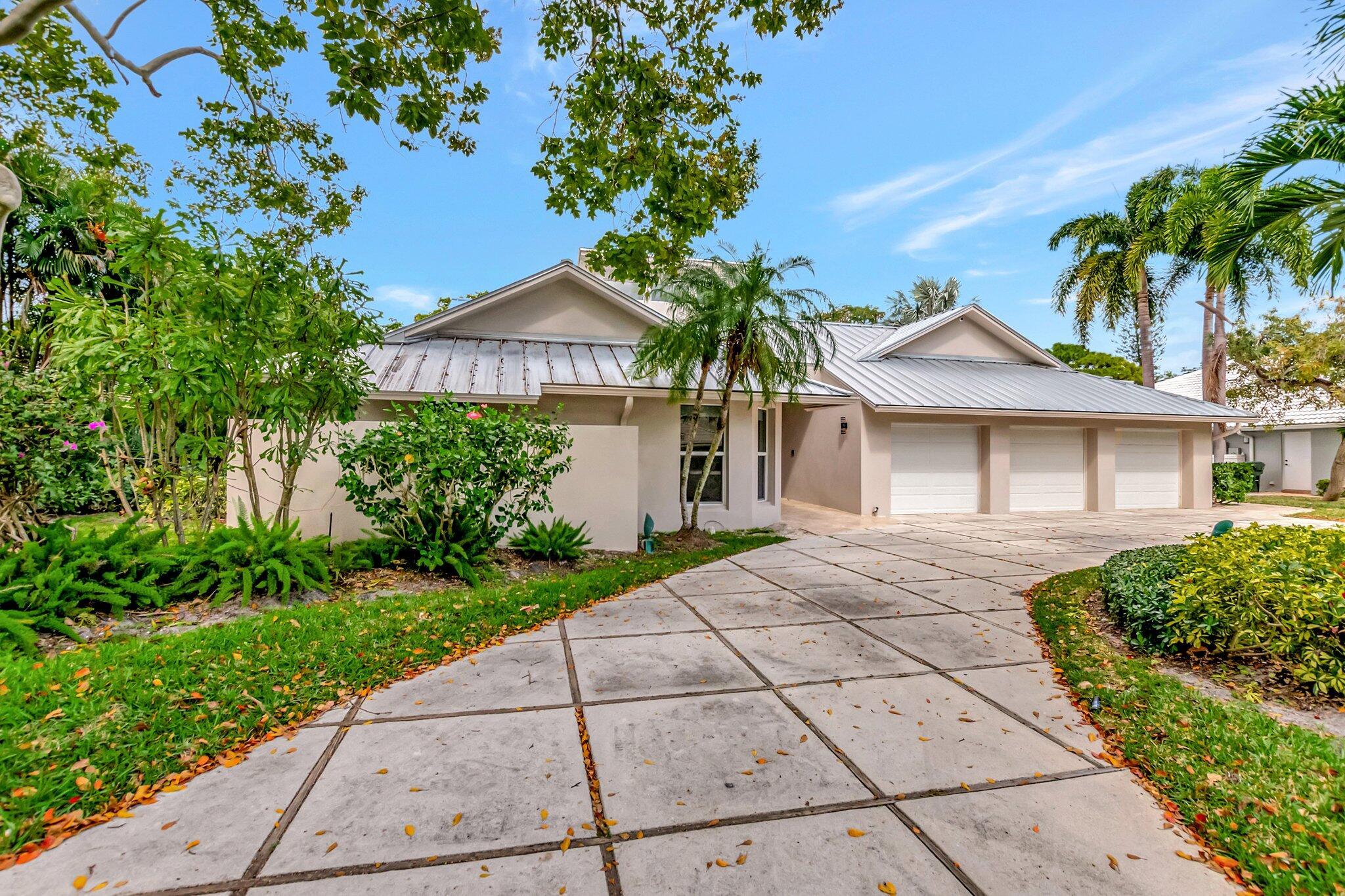 2839 Banyan Boulevard Circle NW