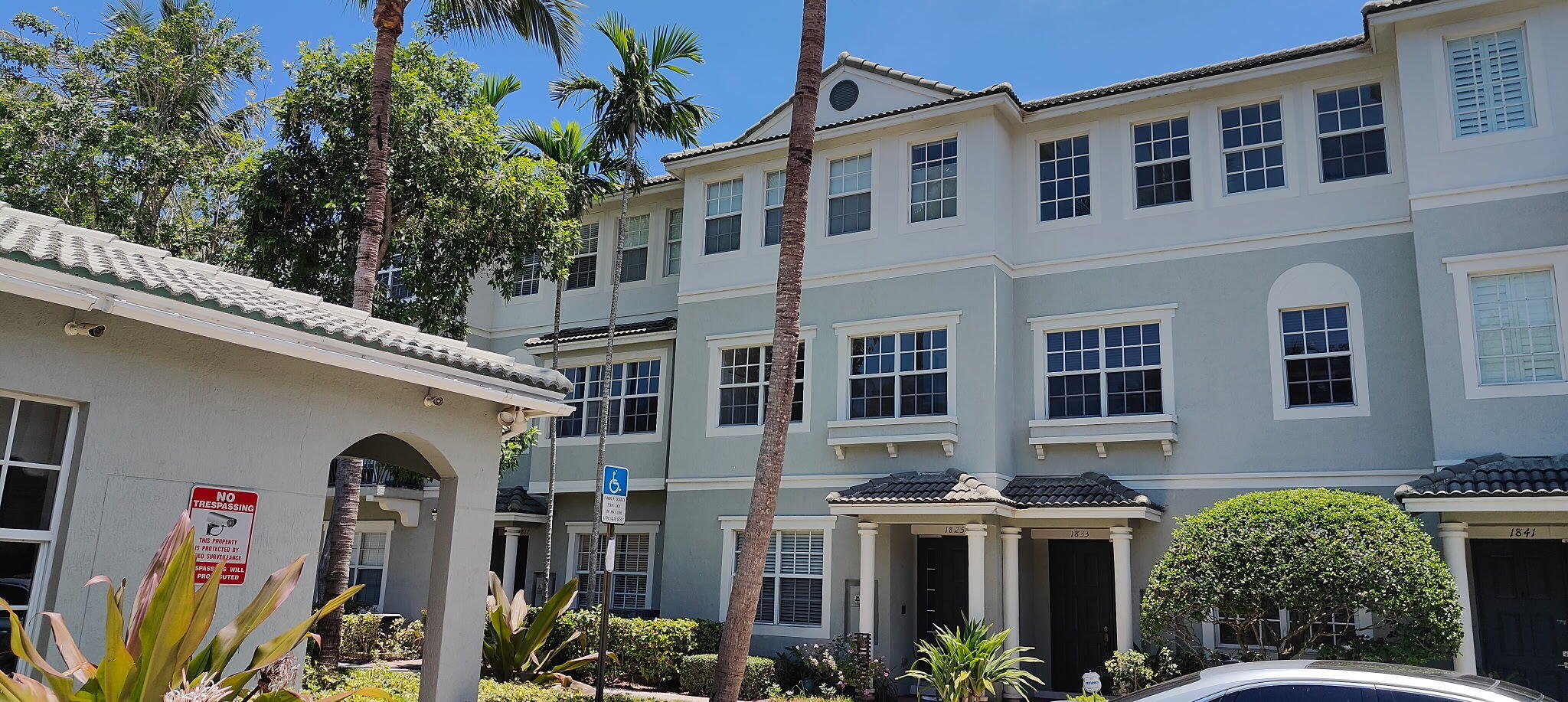 3-story freshly painted townhouse with 3 bedrooms + den, 2.1 bathrooms and 2 car garage located in one of Boca's most desirable areas..Quick access to I-95 and beaches. Gated community with clubhouse, pool and fitness room.