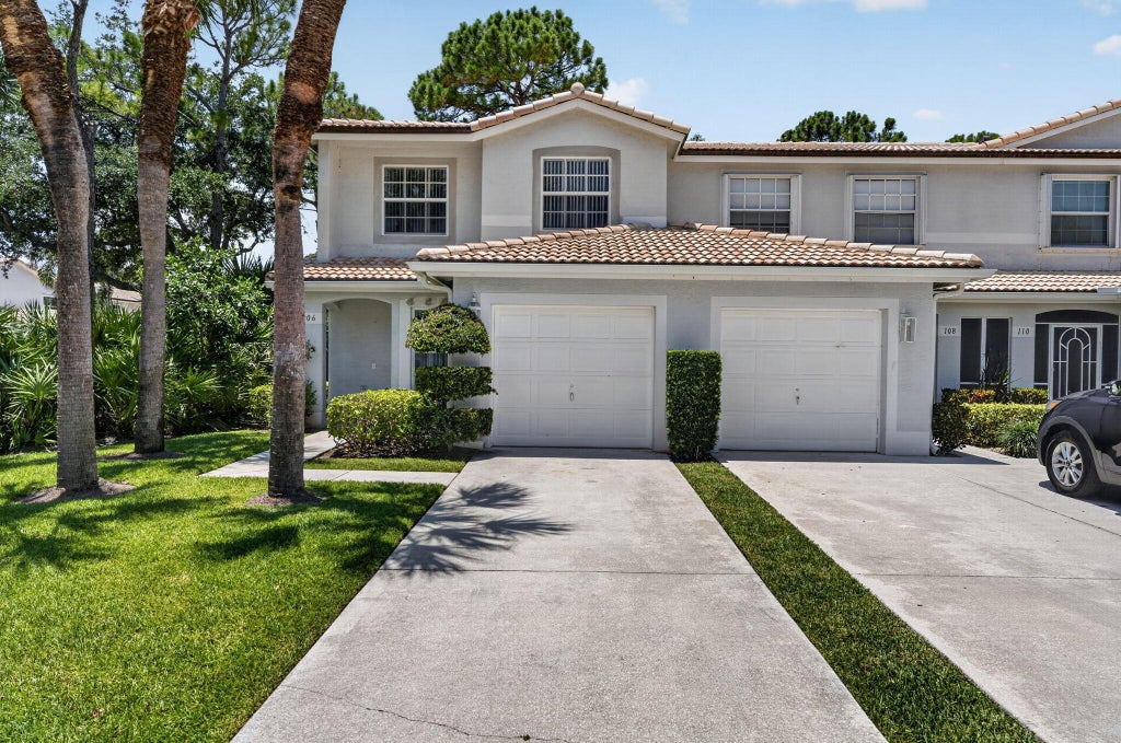 Photo of 106 Fox Meadow Run, Jupiter, FL 33458 (MLS # B26042286)
