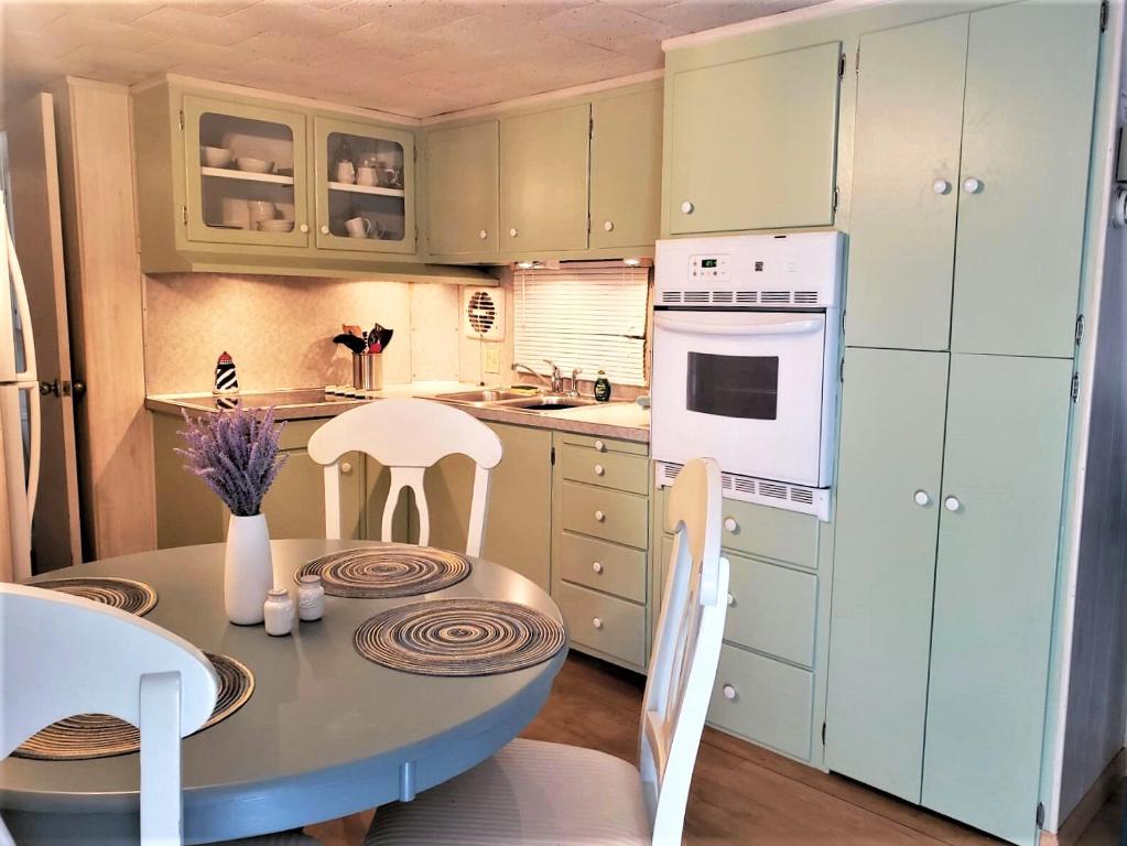 BRINY BREEZES INC - Residential