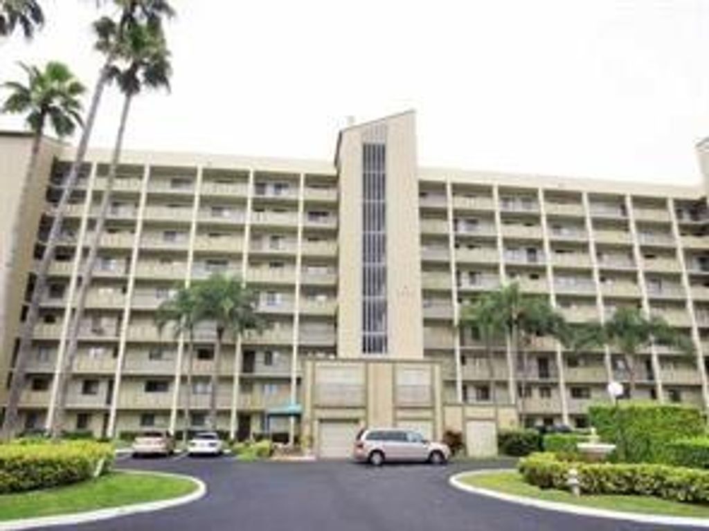 Photo of 2205 S Cypress Bend Dr #206, Pompano Beach, FL 33069 (MLS # F10396537)