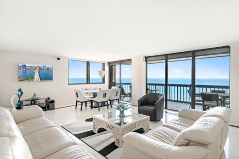 Featured picture for the property R11164212