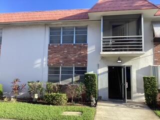Beautiful 2 Bedrooms 1.1 Bathroom updatedBeautiful floors throughout, Kitchen with granite countertops, assigned parking, pool access. Easy access to highways and shopsIt won't last