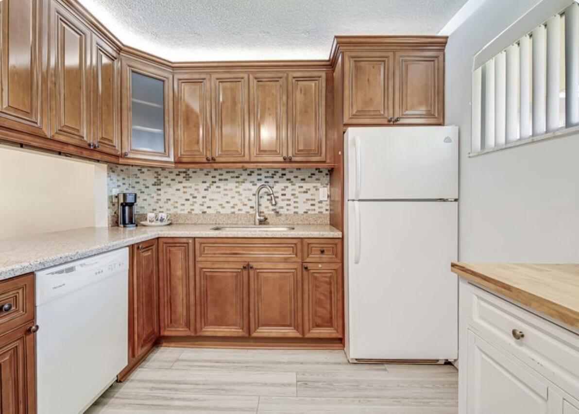 2855 Garden Drive S 102