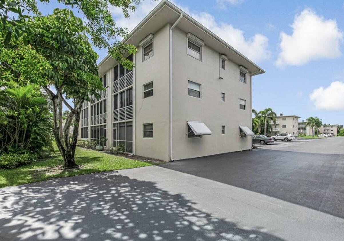 LAKE CLARKE GARDENS CONDO 24 - Residential