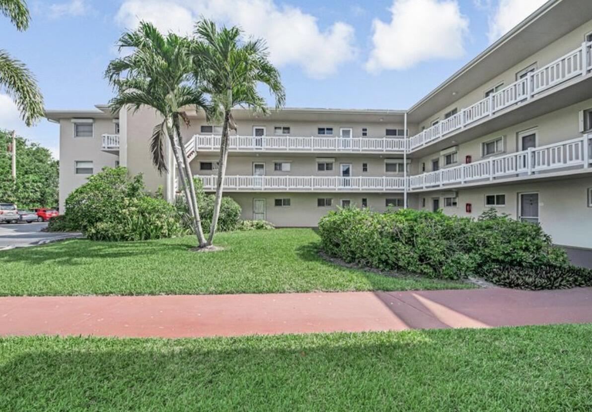 LAKE CLARKE GARDENS CONDO 24 - Residential