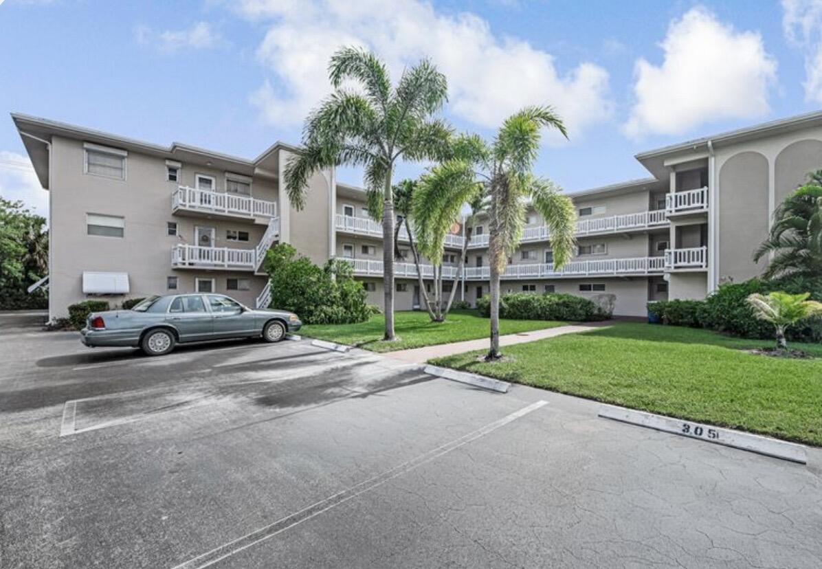 LAKE CLARKE GARDENS CONDO 24 - Residential