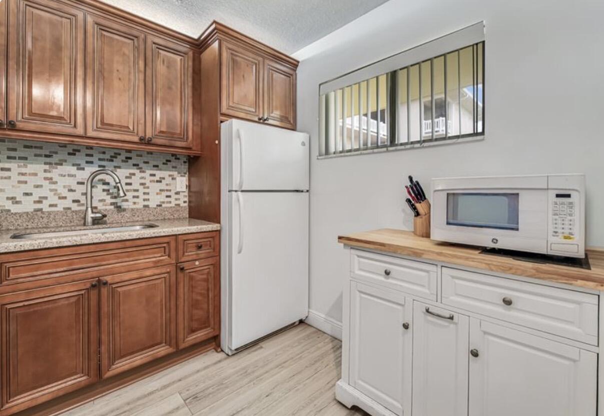 2855 Garden Drive S 102