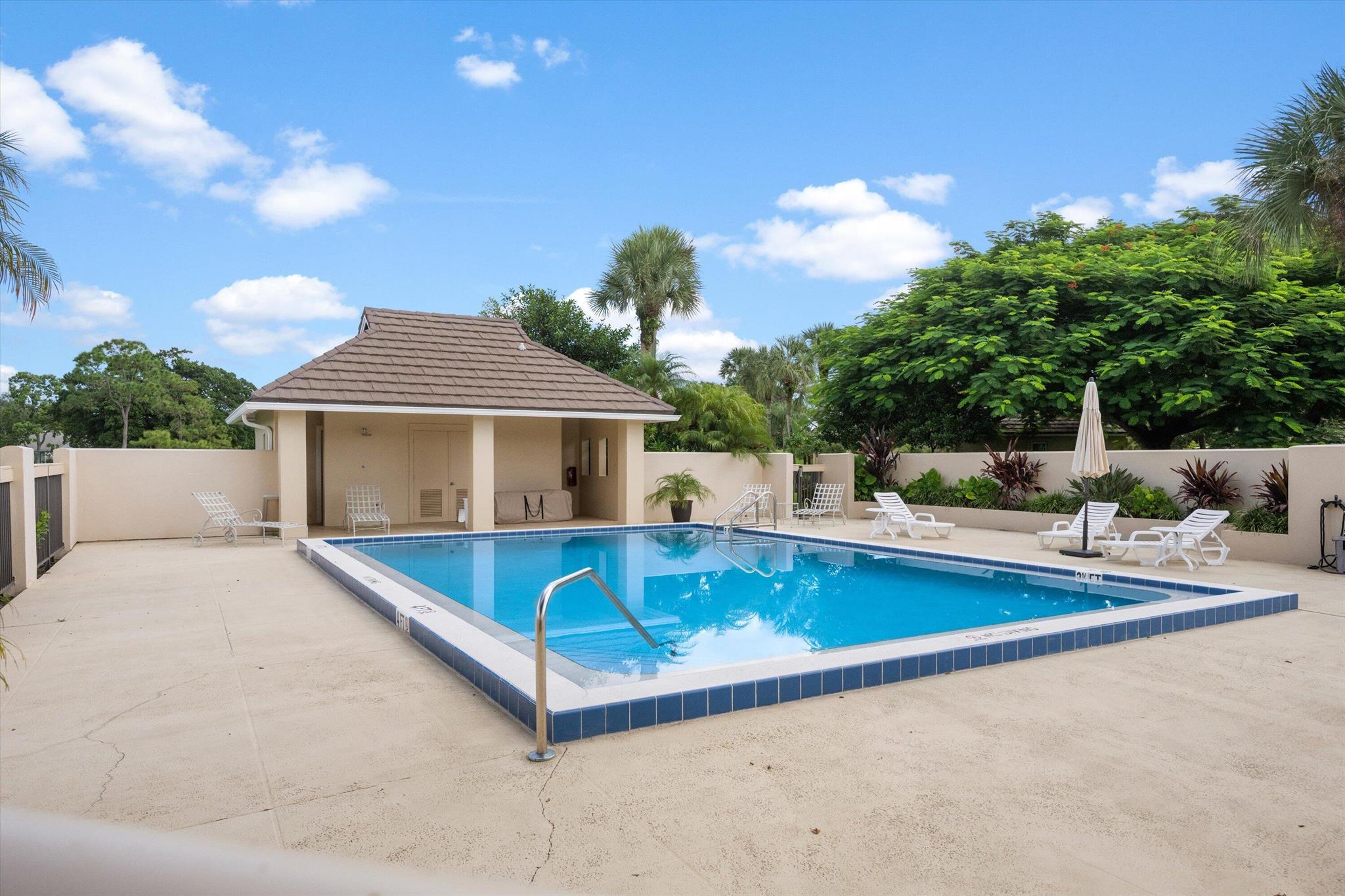 MEADOW BROOK COND DECL FI - Residential