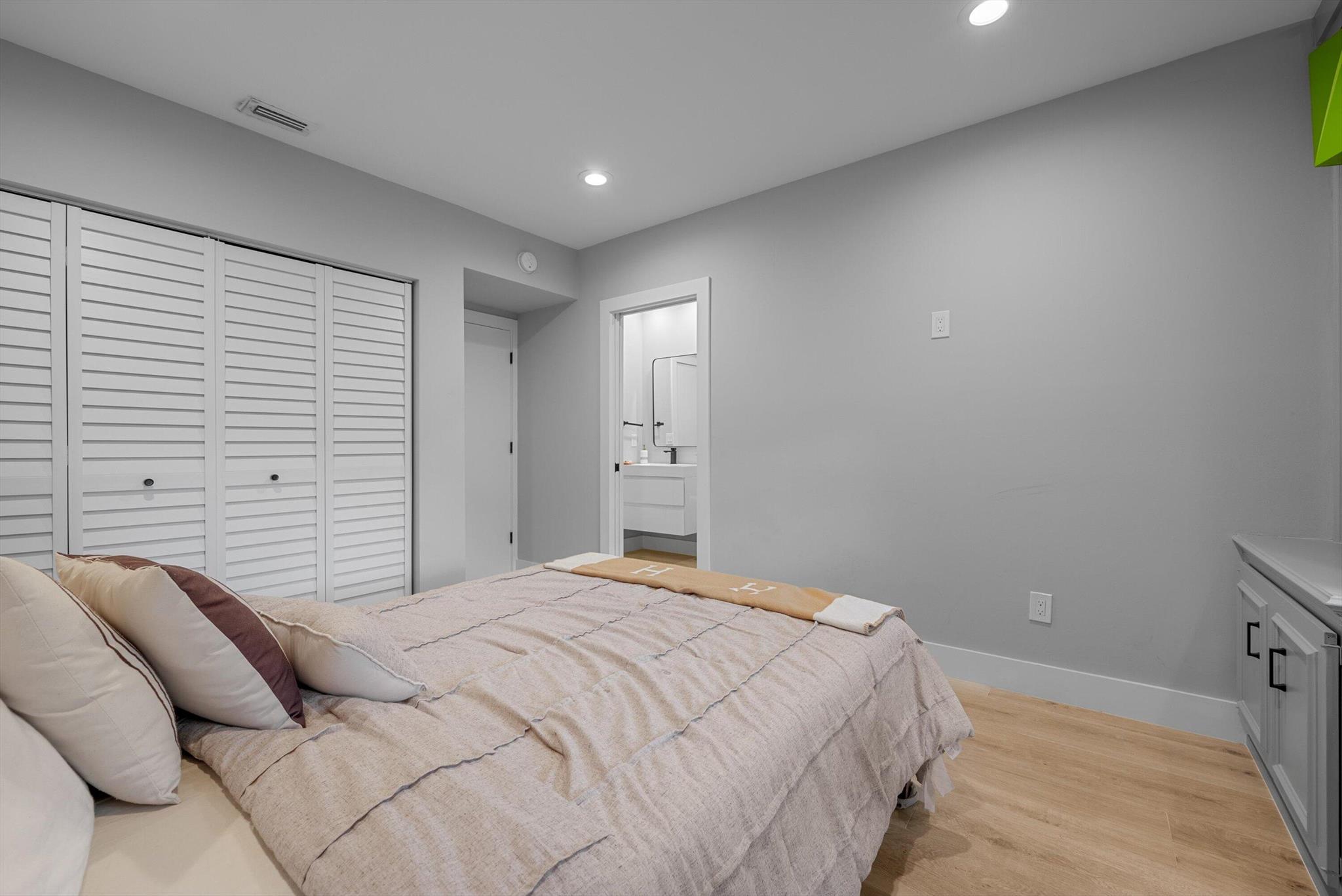 MEADOW BROOK COND DECL FI - Residential