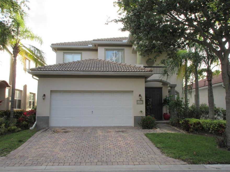 Single family home in the beautiful gated community of Thousand Oaks. 4 bedrooms, 2.5 bath, formal living and dining room. Nice open eat in kitchen and a large private backyard. DON'T MISS THIS GREAT OPPORTUNITY, THIS ONE WILL GO FAST!!!