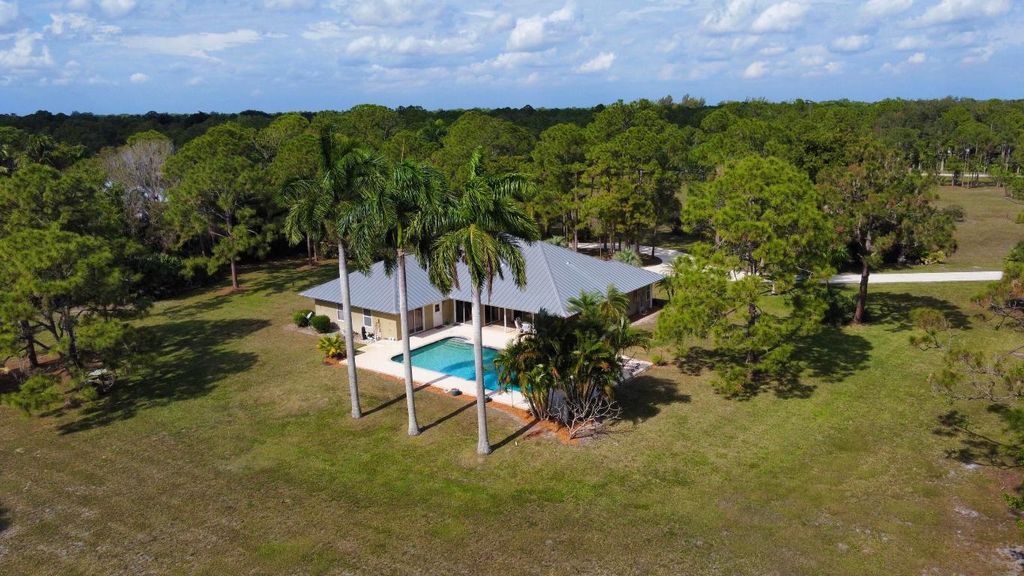 Photo of 2884 SE Ranch Acres Circle, Jupiter, FL 33478 (MLS # R11158387)