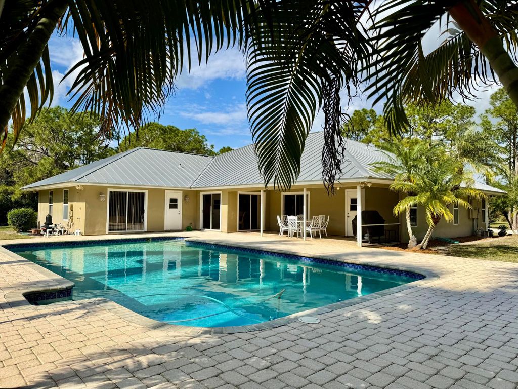 Photo of 2884 SE Ranch Acres Circle, Jupiter, FL 33478 (MLS # R11158387)