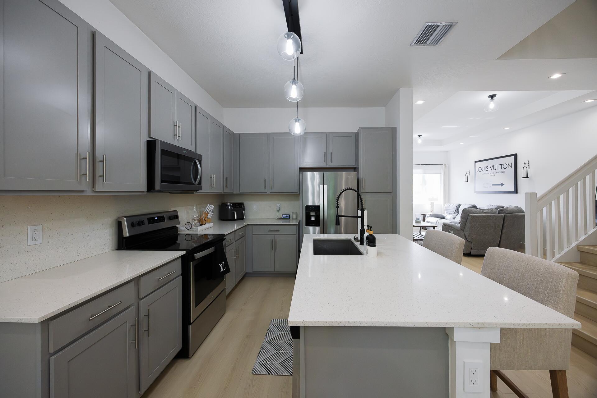 PIONEER ESTATES - Residential