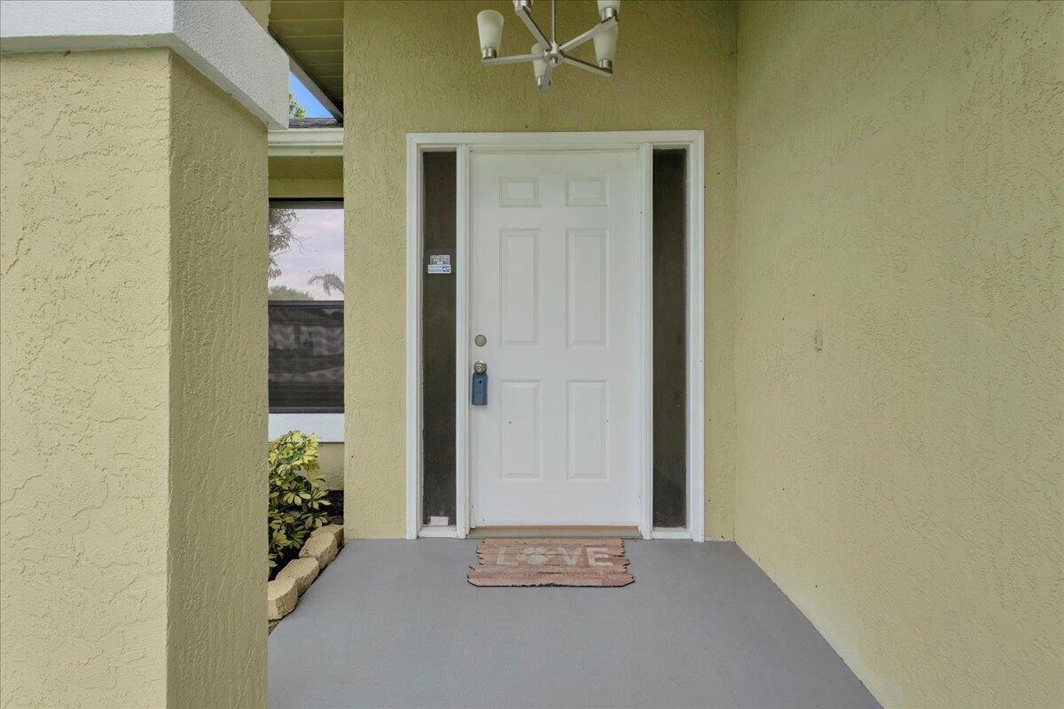 838 SW SAIL Terrace