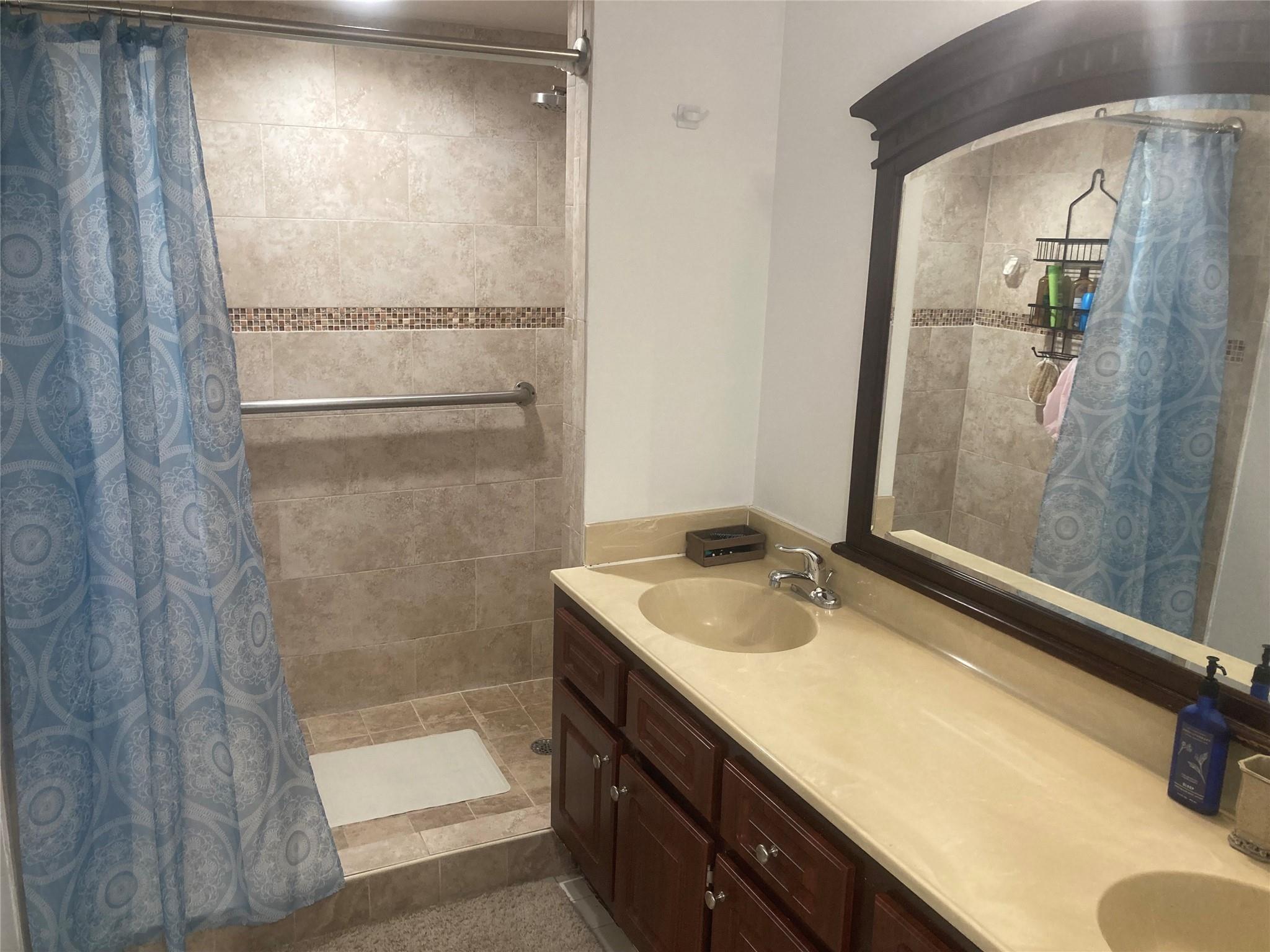 Lake Pine Villae - Residential