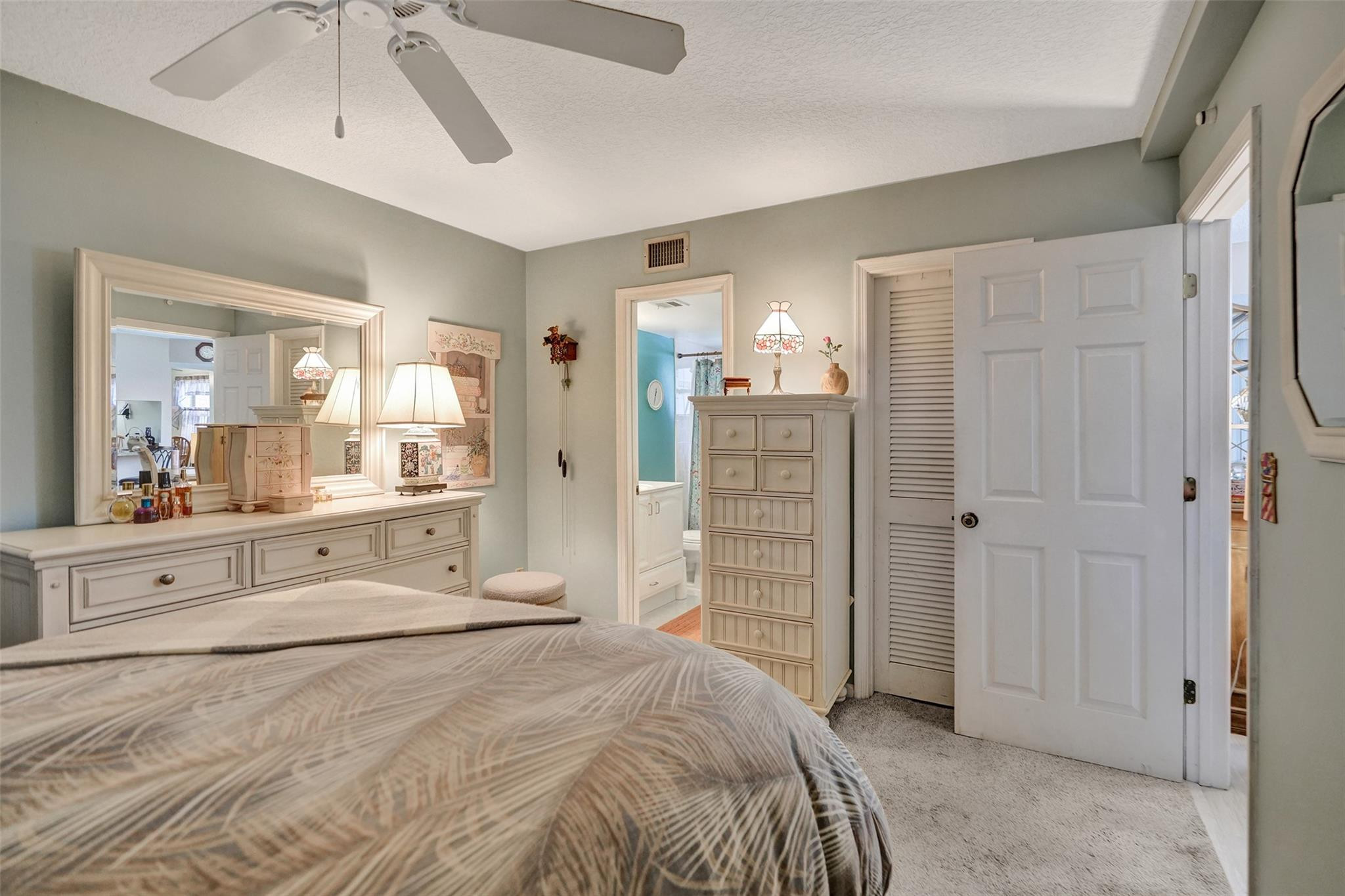 ROYAL GRENADIER CONDOMINI - Residential