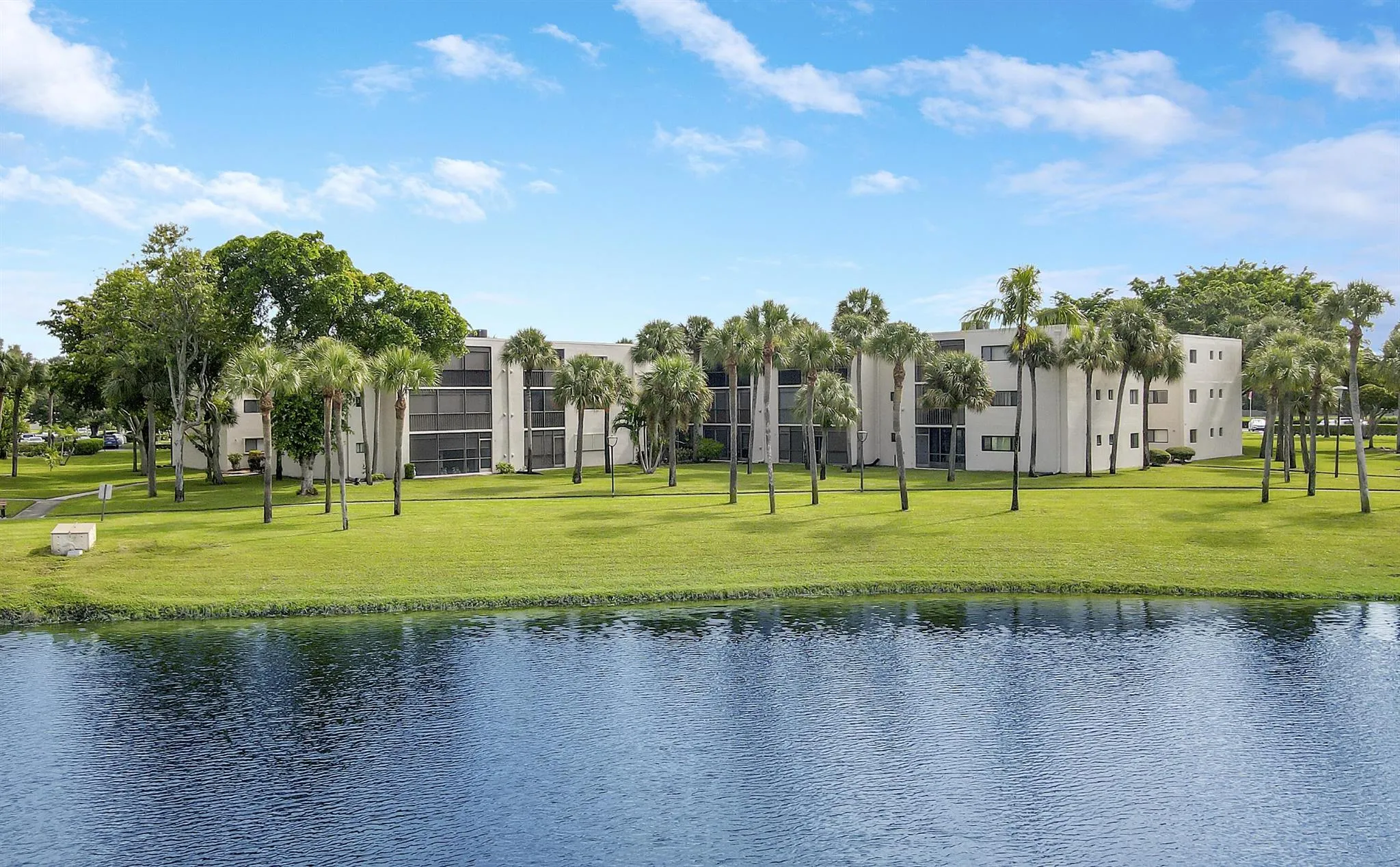 5100 Las Verdes Cir Unit 306