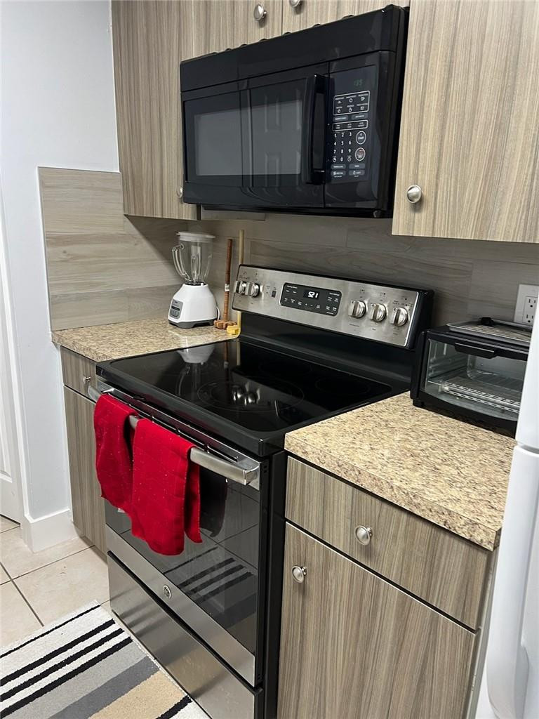 WINDMILL LAKES IV CONDO - Residential