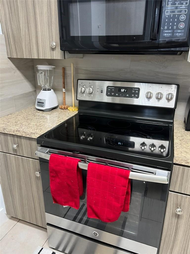 WINDMILL LAKES IV CONDO - Residential