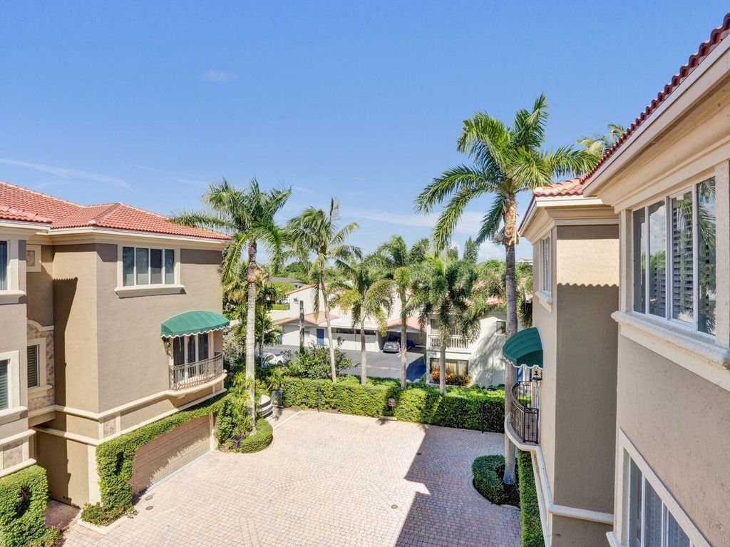 Photo of 921 Osceola Drive #9, Boca Raton, FL 33432 (MLS # R11136110)