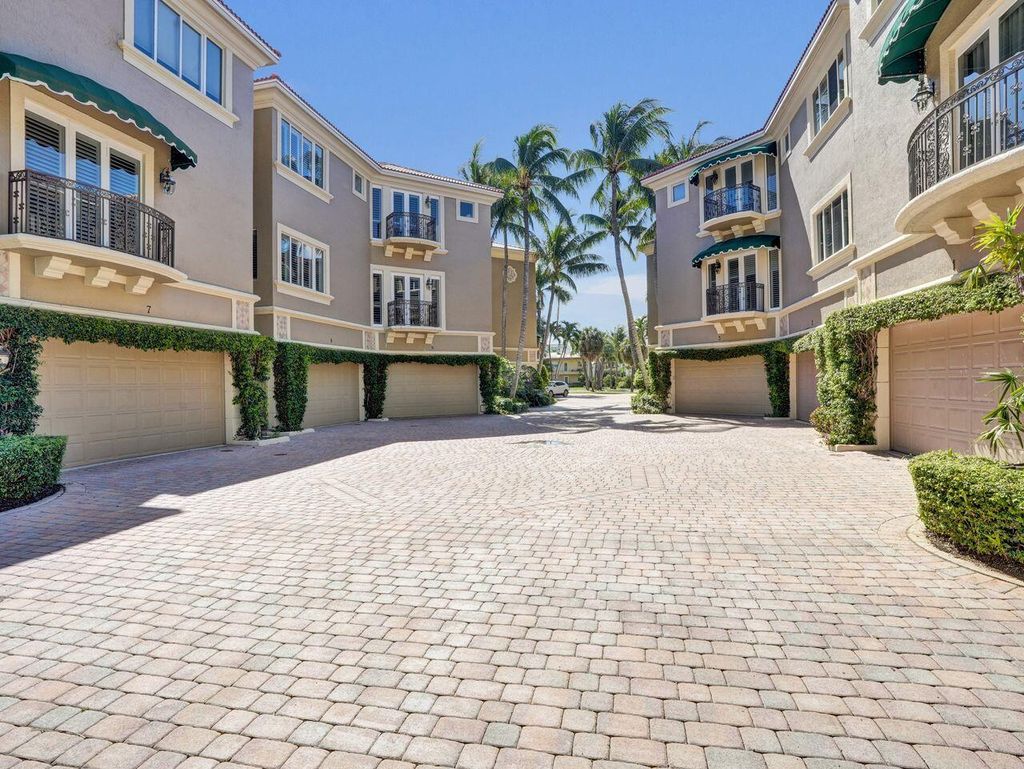 Photo of 921 Osceola Drive #9, Boca Raton, FL 33432 (MLS # R11136110)