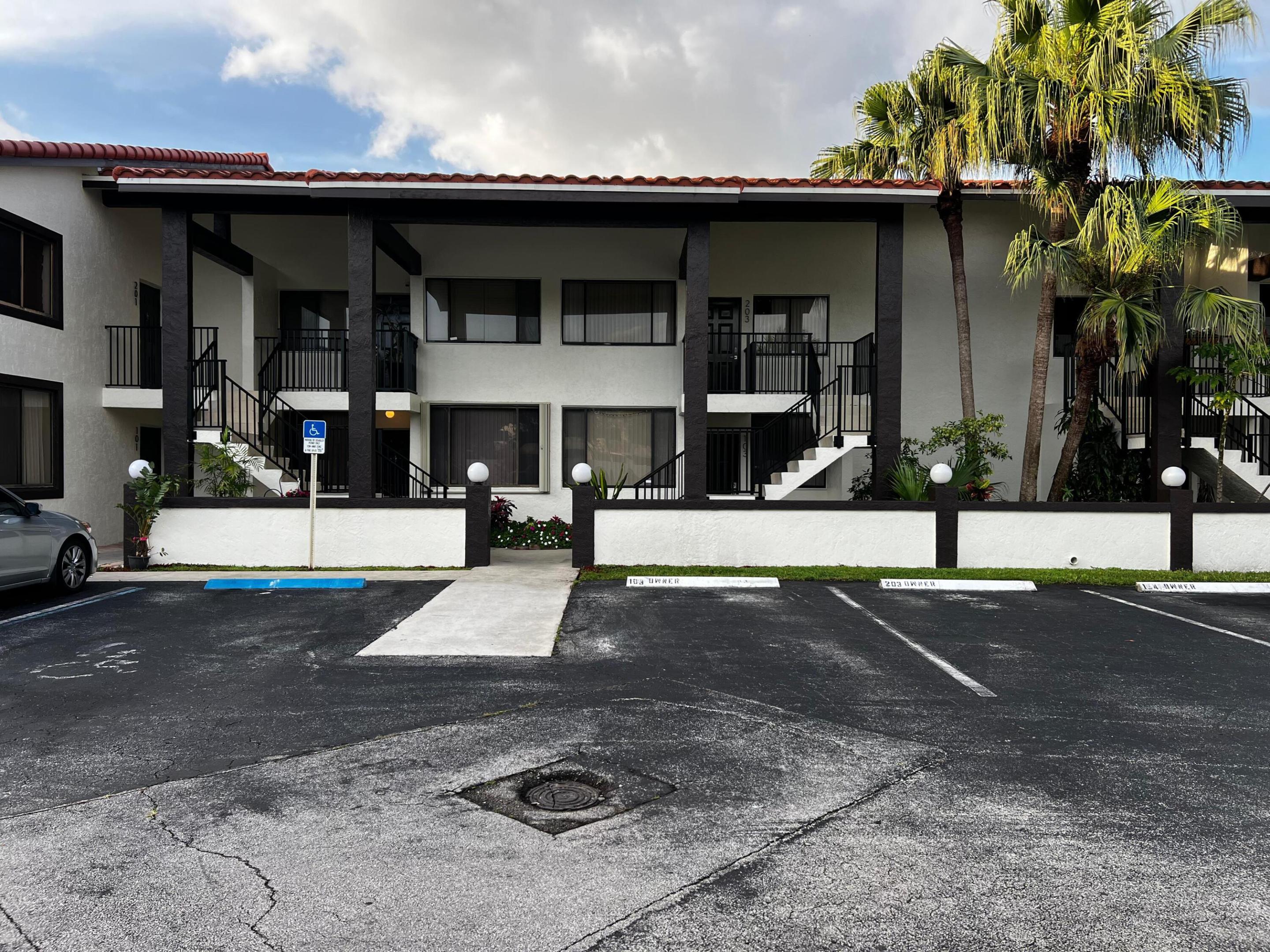 MIRA LAGO CONDO - Residential