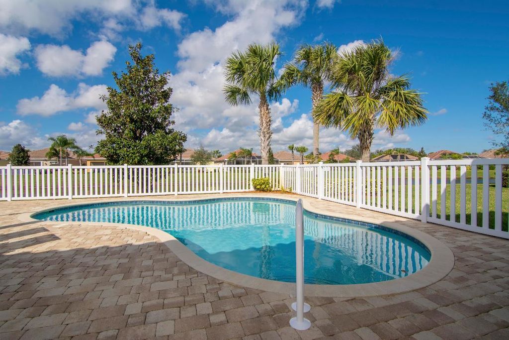 Photo of 5254 Eleuthra Circle, Vero Beach, FL 32967 (MLS # R10940293)