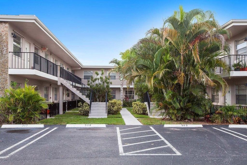 Photo of 1250 Old Boynton 315 Road #315, Boynton Beach, FL 33426 (MLS # R11080141)